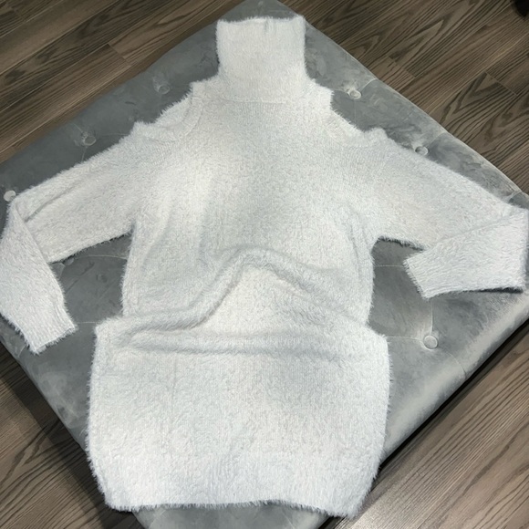 Fuzzy sweater dress - Picture 2 of 3